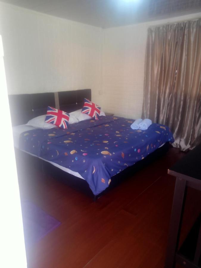 Tumombuvoi Homestay Tiga Papan Eksteriør bilde